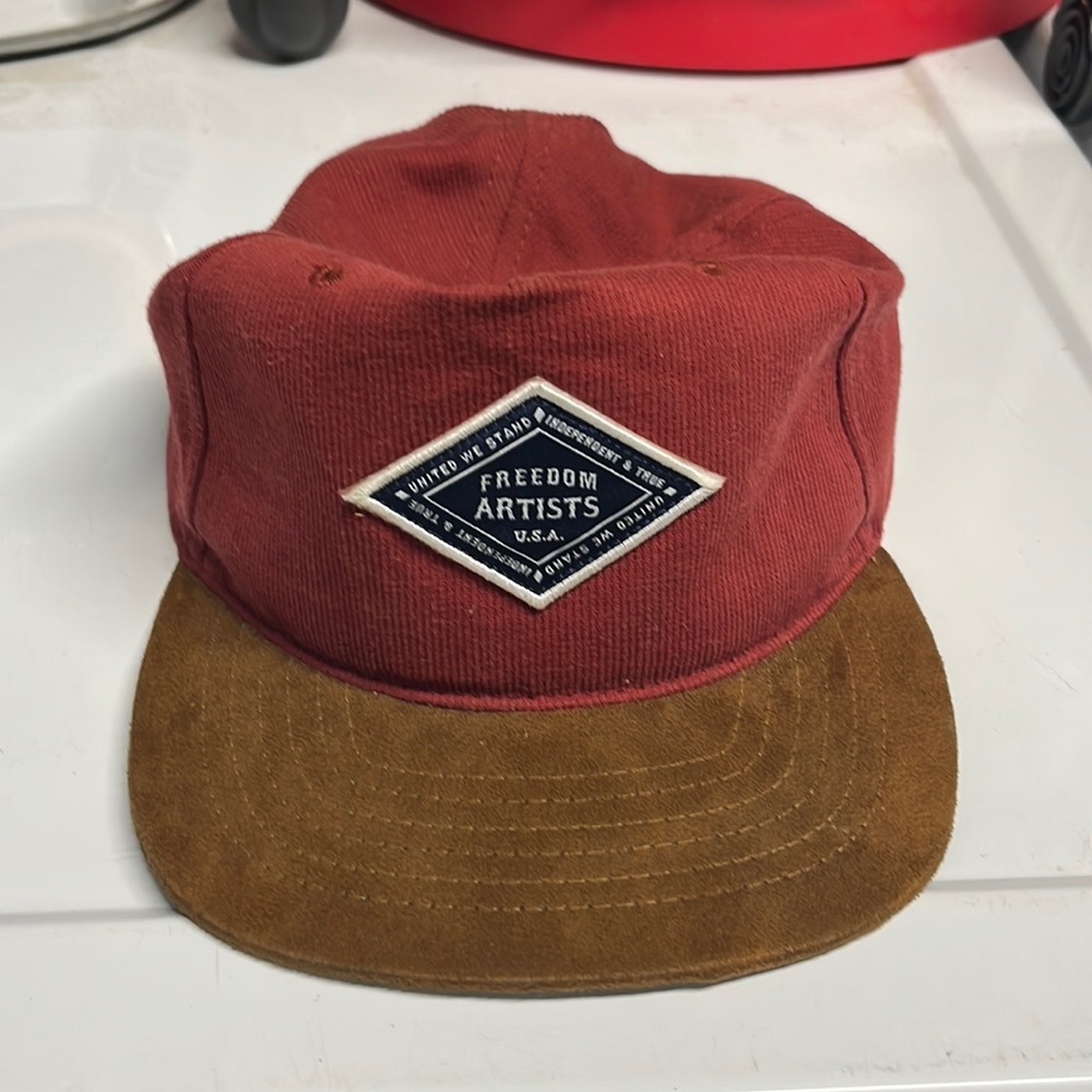 Mens burgandy/brown SnapBack